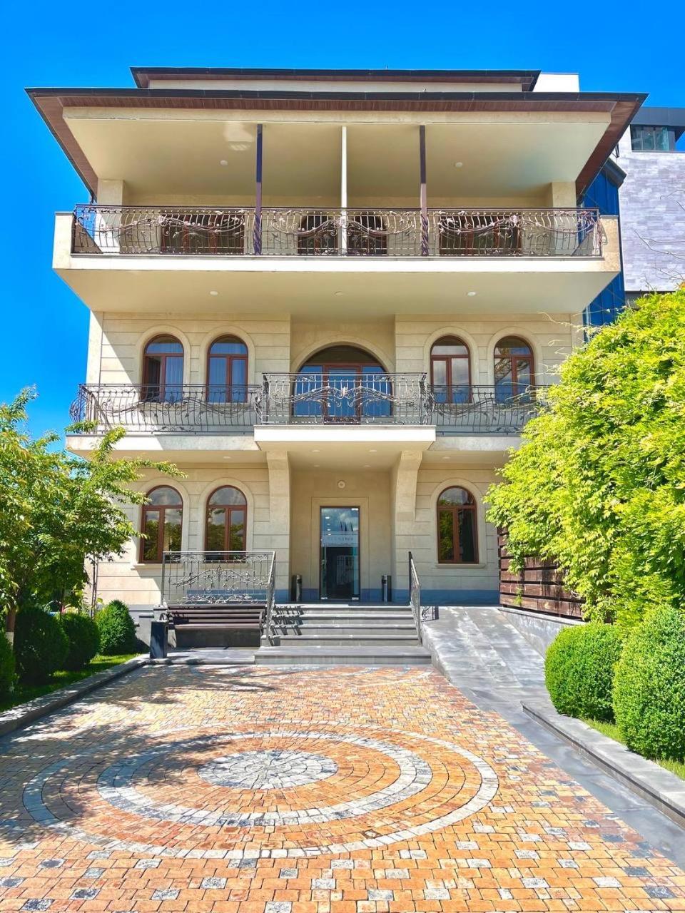 Bien Hotel Erevan Exterior foto